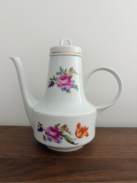 Henneberg Other - Vintage Henneberg Porzellan 1777 porcelain demitasse coffee pot